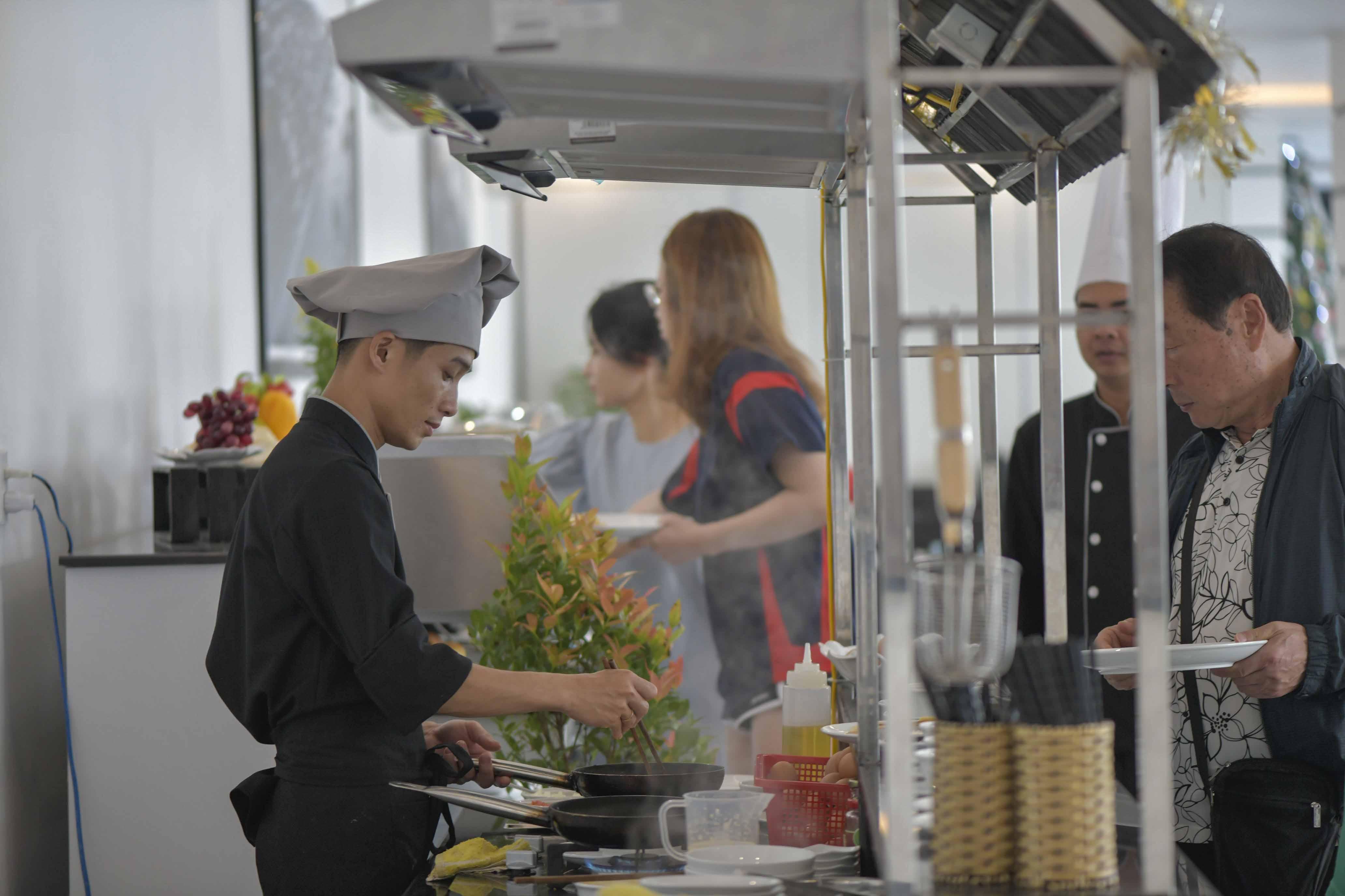 Gem Riverside Hotel Hoi An Bagian luar foto